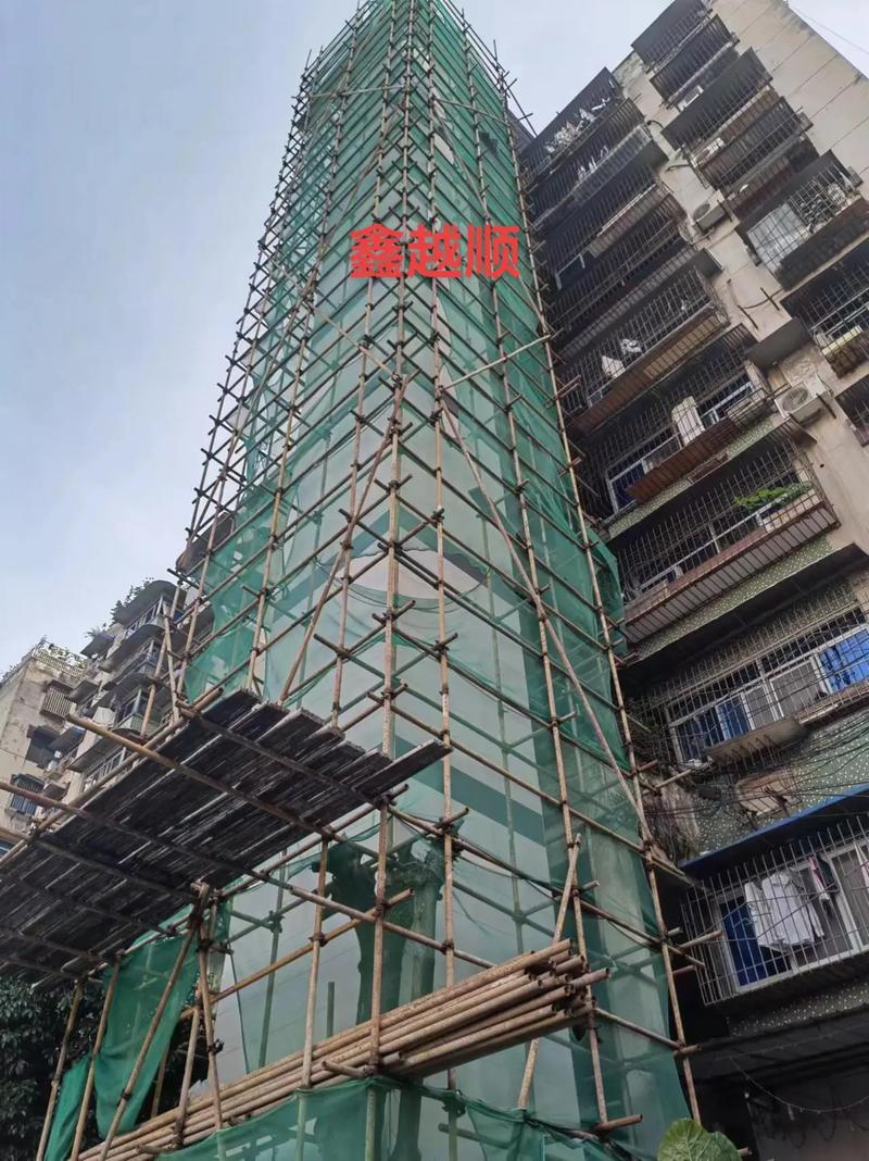 旧楼小区电梯安装.#旧楼加装电梯 #施工现场实拍 #安装电梯
